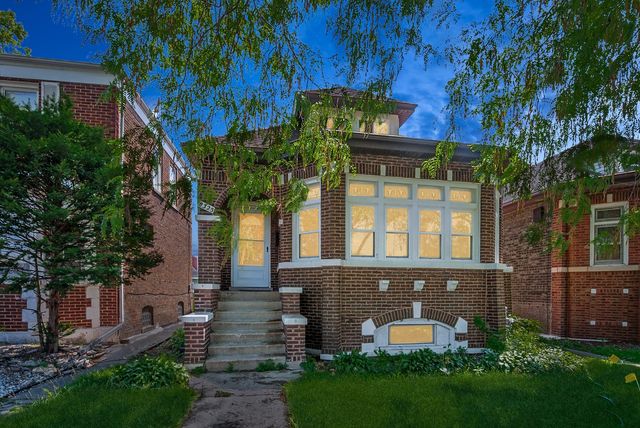 8325 S Perry Avenue, Chicago, IL 60620