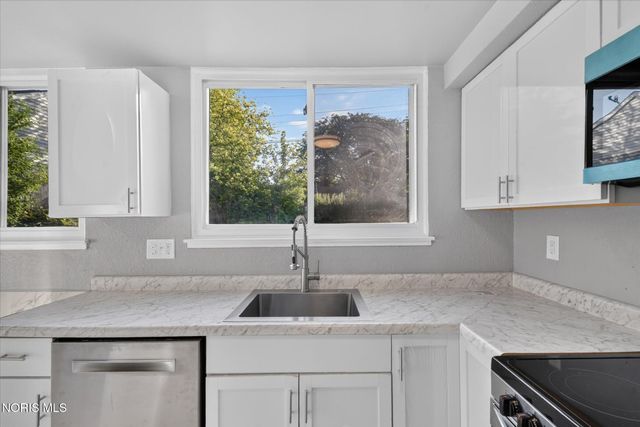 1206 Richland Street, Maumee, OH 43537