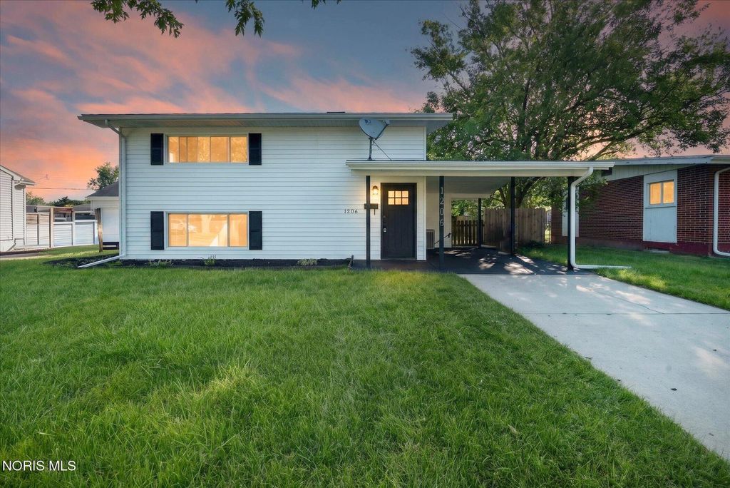 1206 Richland Street, Maumee, OH 43537