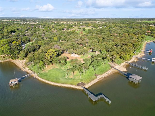 12420 Lake Forest Drive, Azle, TX 76020