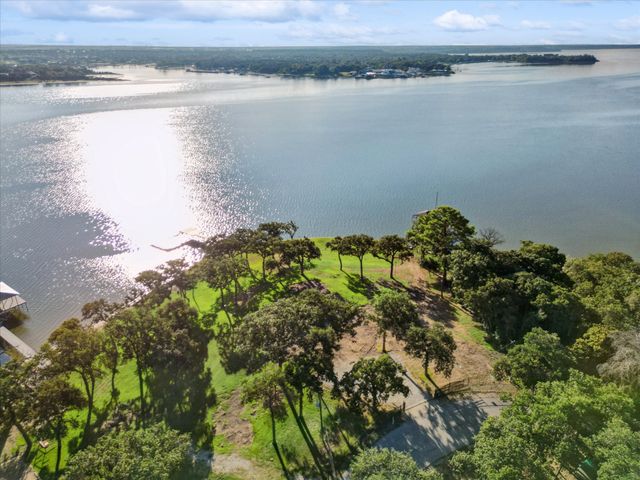 12420 Lake Forest Drive, Azle, TX 76020