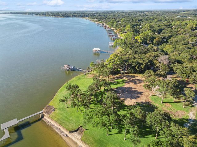 12420 Lake Forest Drive, Azle, TX 76020