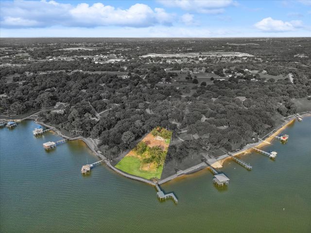 12420 Lake Forest Drive, Azle, TX 76020