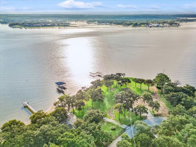 12420 Lake Forest Drive, Azle, TX 76020