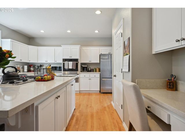 2311 FALCON Dr, West Linn, OR 97068