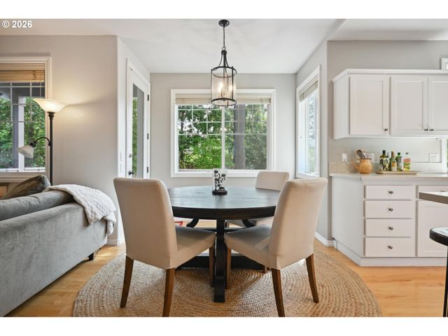 2311 FALCON Dr, West Linn, OR 97068