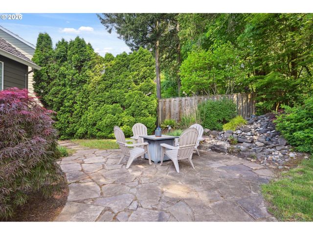 2311 FALCON Dr, West Linn, OR 97068