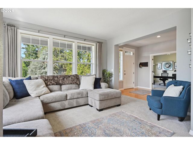 2311 FALCON Dr, West Linn, OR 97068