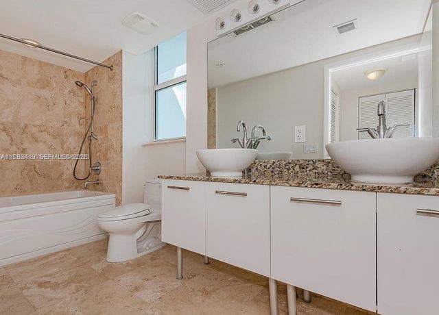 41 SE 5th St 2417, Miami, FL 33131