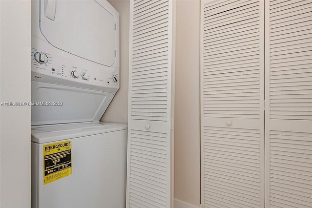 41 SE 5th St 2417, Miami, FL 33131