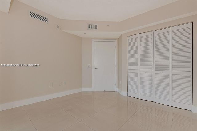 41 SE 5th St 2417, Miami, FL 33131