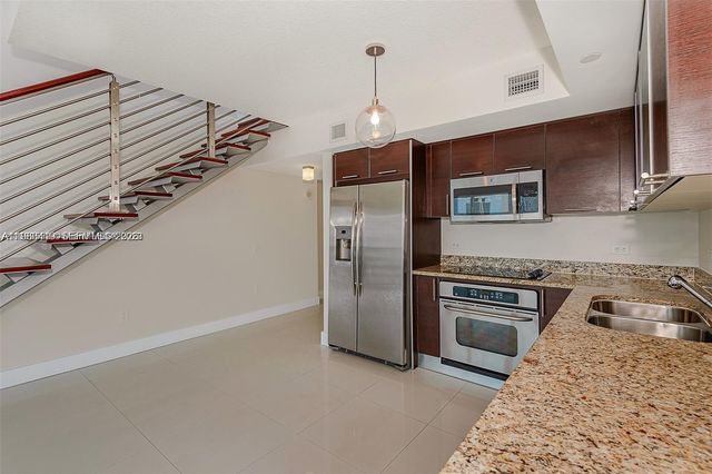 41 SE 5th St 2417, Miami, FL 33131