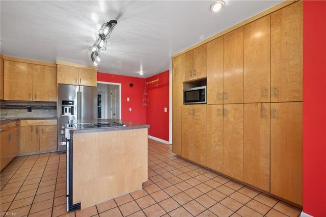 15489 Holly DR, Smithfield, VA 23430