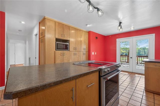 15489 Holly DR, Smithfield, VA 23430