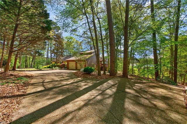 15489 Holly DR, Smithfield, VA 23430