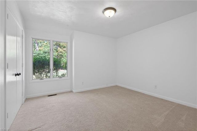 15489 Holly DR, Smithfield, VA 23430