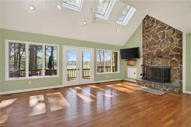 15489 Holly DR, Smithfield, VA 23430