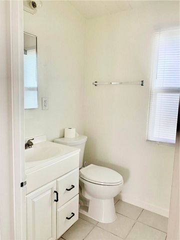 462 Seaward Road, Corona Del Mar, CA 92625