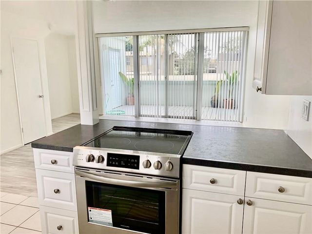 462 Seaward Road, Corona Del Mar, CA 92625