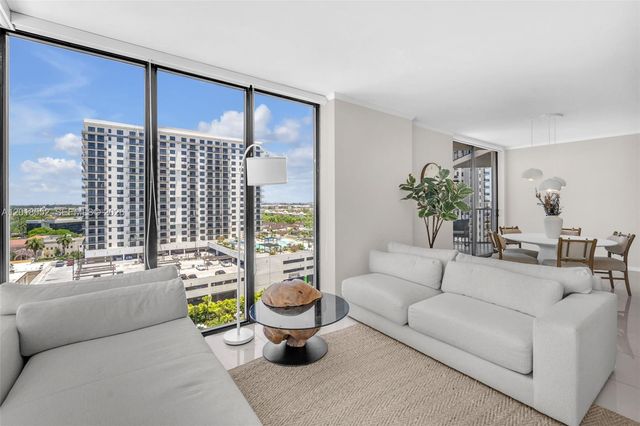5252 NW 85th Ave 911, Doral, FL 33166