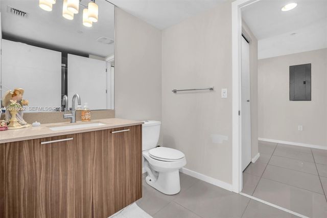 5252 NW 85th Ave 911, Doral, FL 33166