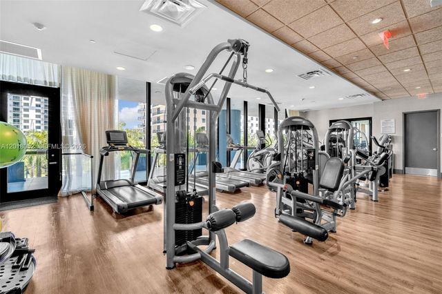 5252 NW 85th Ave 911, Doral, FL 33166