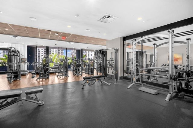 5252 NW 85th Ave 911, Doral, FL 33166