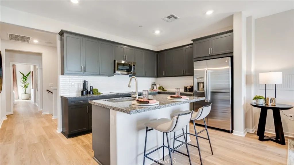 2857 E Amberley Privado, Ontario, CA 91762