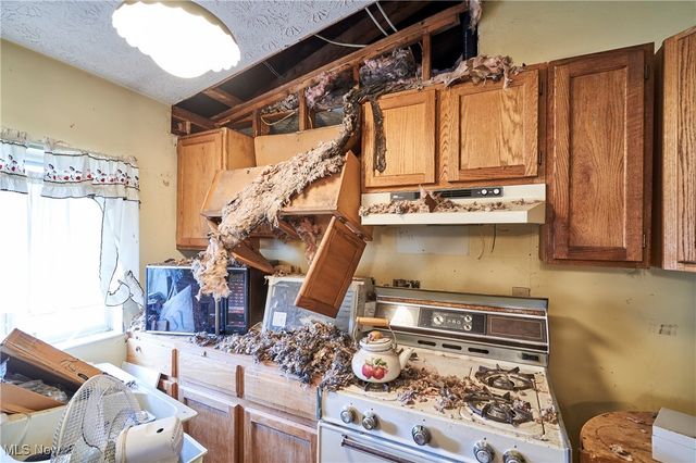 1730 Ledgewood Boulevard NE, Massillon, OH 44646