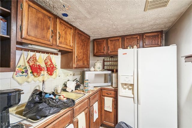 1730 Ledgewood Boulevard NE, Massillon, OH 44646