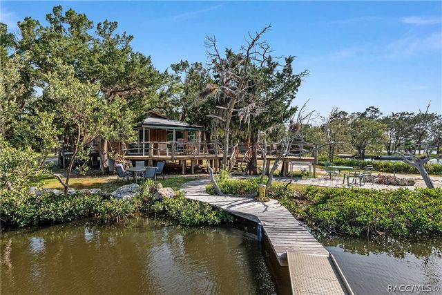1326 S Estuary Drive, Crystal River, FL 34429
