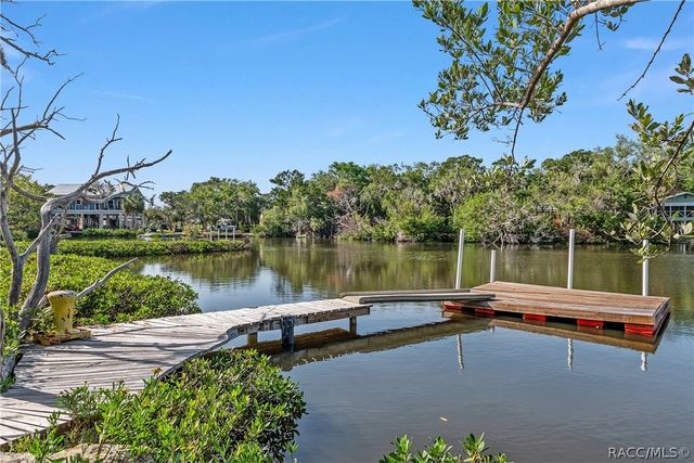 1326 S Estuary Drive, Crystal River, FL 34429