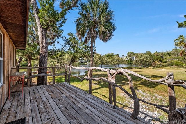 1326 S Estuary Drive, Crystal River, FL 34429