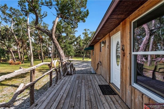 1326 S Estuary Drive, Crystal River, FL 34429