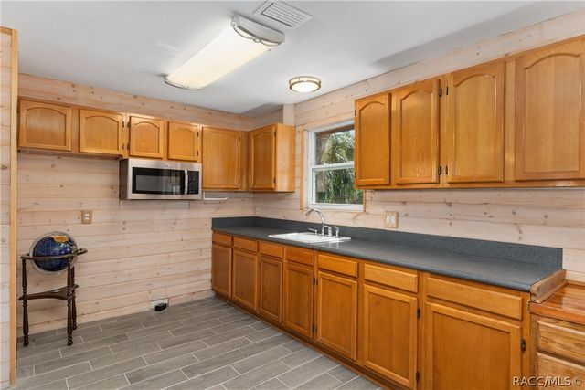 1326 S Estuary Drive, Crystal River, FL 34429