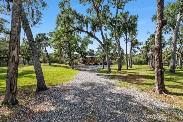 1326 S Estuary Drive, Crystal River, FL 34429