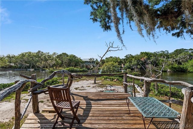 1326 S Estuary Drive, Crystal River, FL 34429