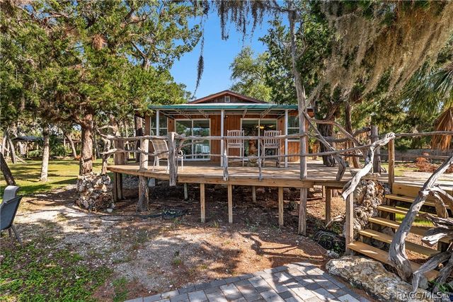 1326 S Estuary Drive, Crystal River, FL 34429