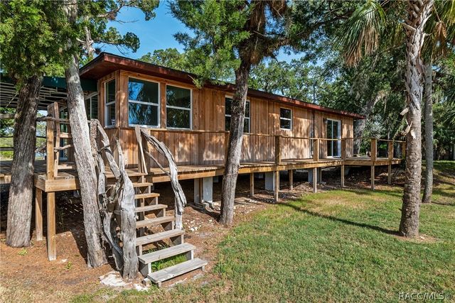 1326 S Estuary Drive, Crystal River, FL 34429