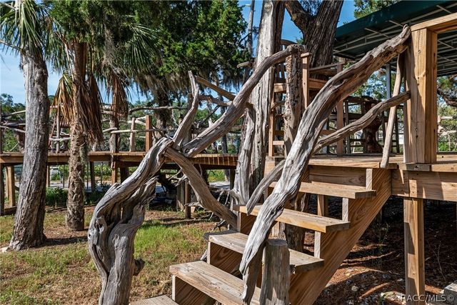 1326 S Estuary Drive, Crystal River, FL 34429