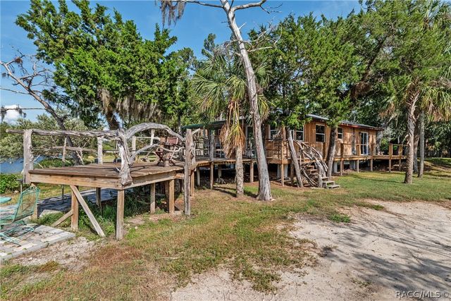 1326 S Estuary Drive, Crystal River, FL 34429