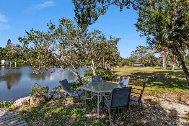 1326 S Estuary Drive, Crystal River, FL 34429
