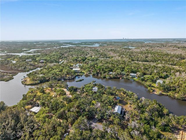 1326 S Estuary Drive, Crystal River, FL 34429