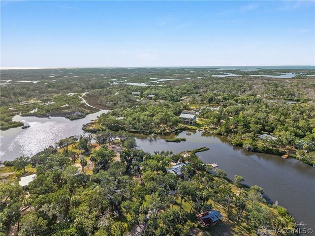 1326 S Estuary Drive, Crystal River, FL 34429