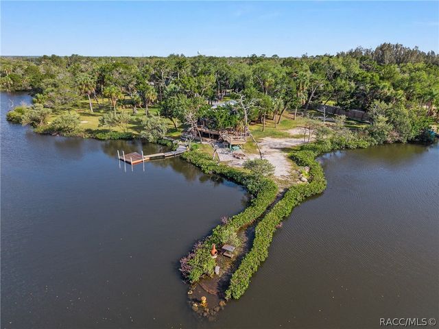 1326 S Estuary Drive, Crystal River, FL 34429