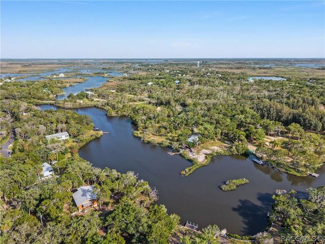 1326 S Estuary Drive, Crystal River, FL 34429