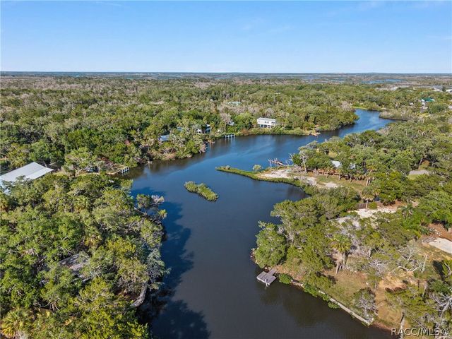 1326 S Estuary Drive, Crystal River, FL 34429