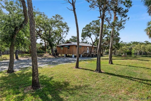 1326 S Estuary Drive, Crystal River, FL 34429