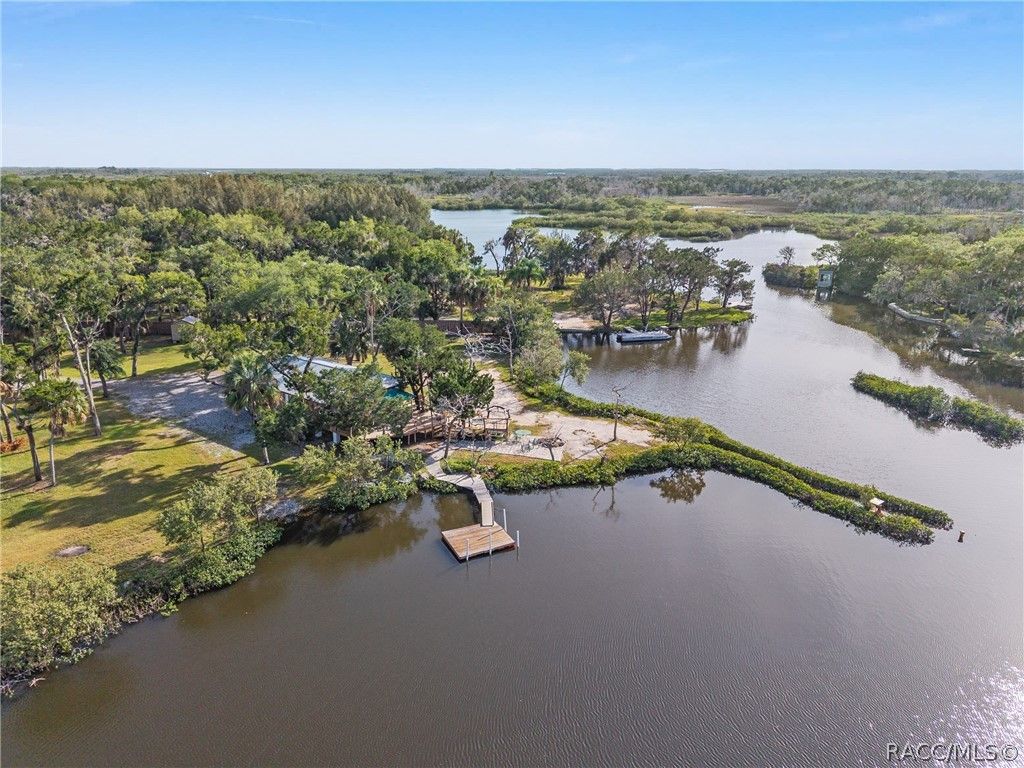 1326 S Estuary Drive, Crystal River, FL 34429