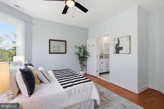 1020 10TH ST NE, Washington, DC 20002